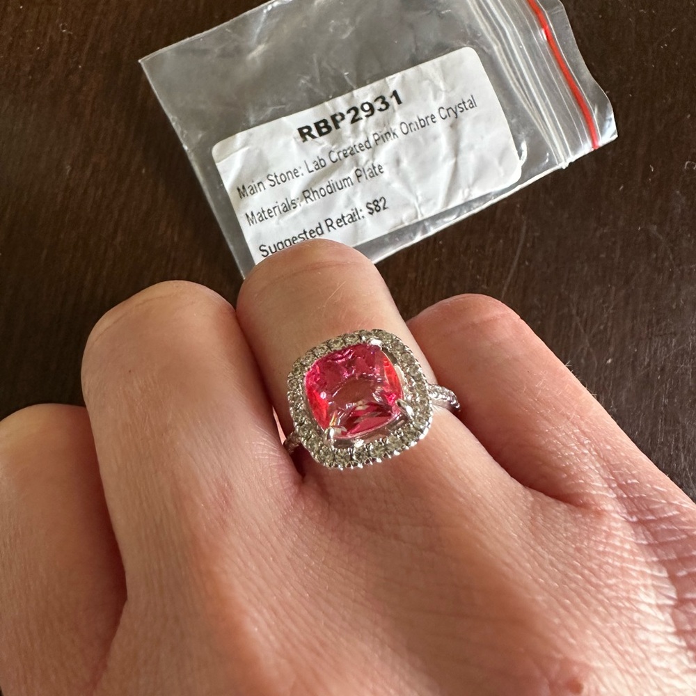 Elegant Pink Crystal Silver Ring